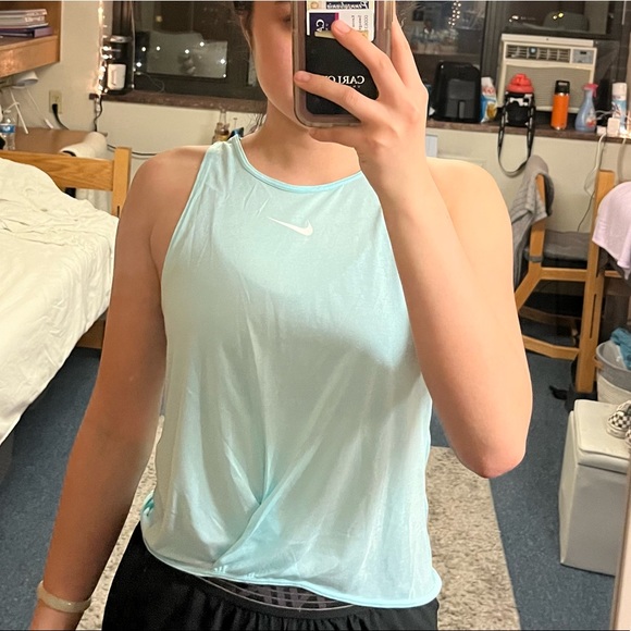 NIKE WORKOUT TANK TOP NWT - Picture 2 of 8